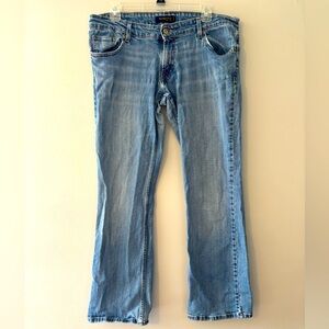 Levi’s too superlow 524 jeans